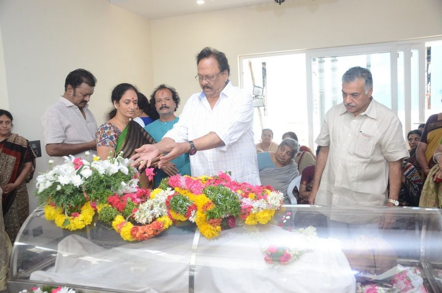 Celebs Condolences to Dr C Narayana Reddy Pictures