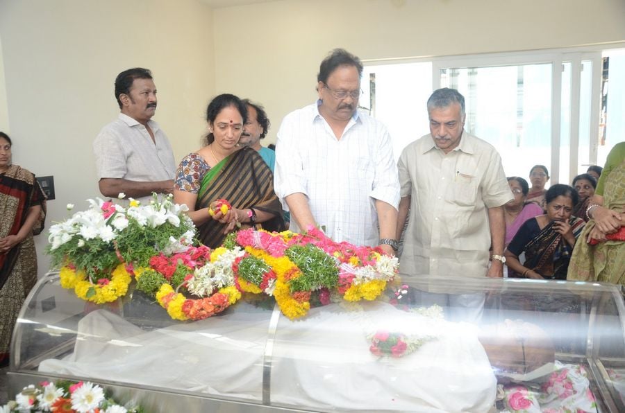 Celebs Condolences to Dr C Narayana Reddy Pictures