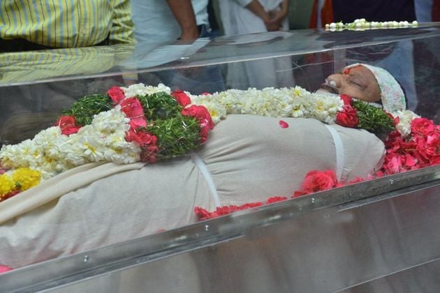 Celebs Condolences to Kodi Ramakrishna Pictures