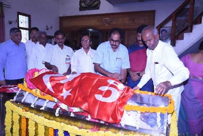 Celebs Pay Condolence to Madala Ranga Rao Photos