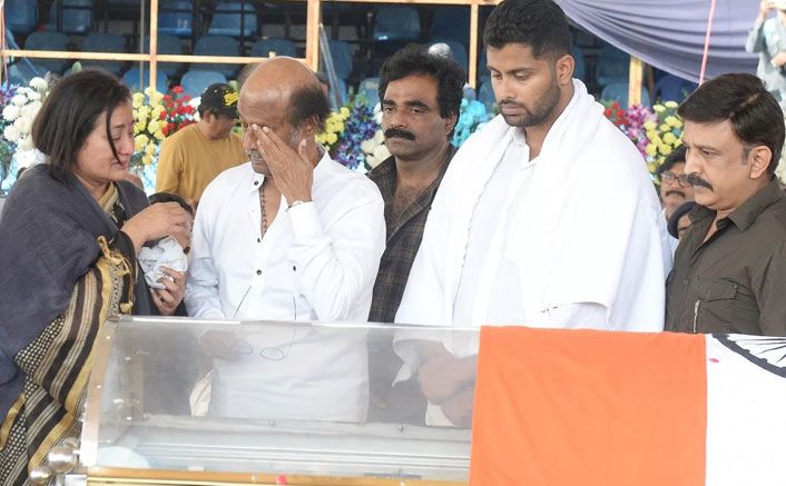 Celebs Pay Emotional Tributes to Ambareesh Pics