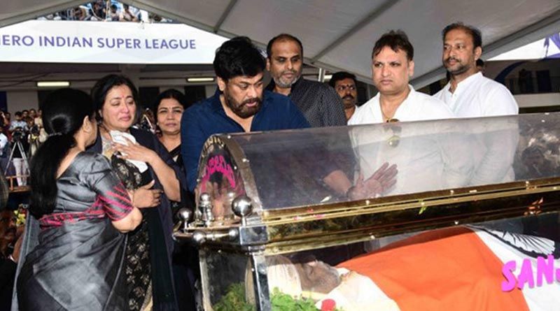 Celebs Pay Emotional Tributes to Ambareesh Pics