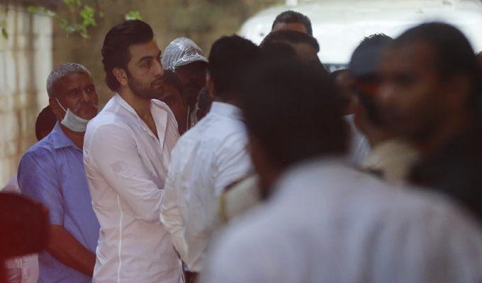Celebs Pay Last Respects To Shashi Kapoor Photos