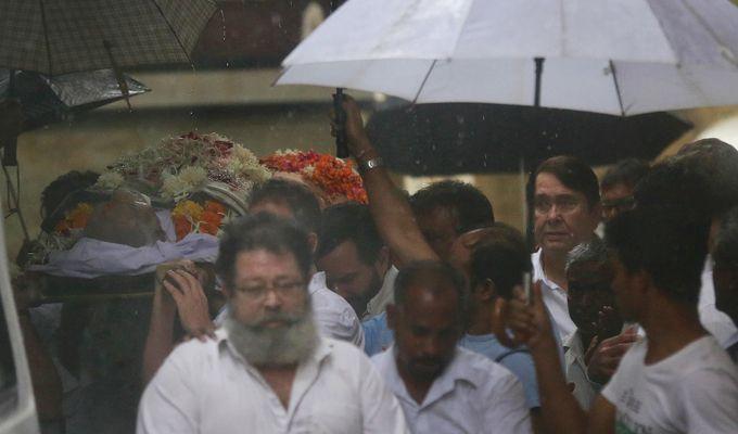 Celebs Pay Last Respects To Shashi Kapoor Photos