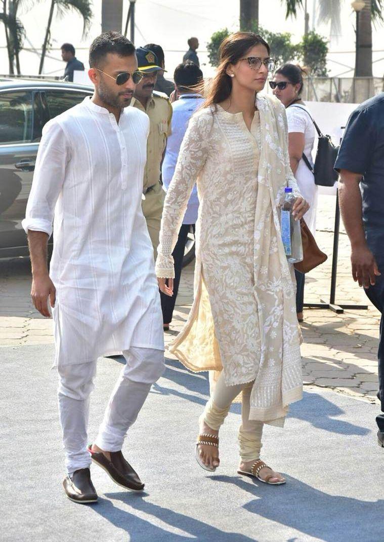 Celebs arrive at the Lokhandwala Sports Club to pay last respects to Sridevi