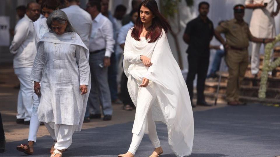 Celebs arrive at the Lokhandwala Sports Club to pay last respects to Sridevi