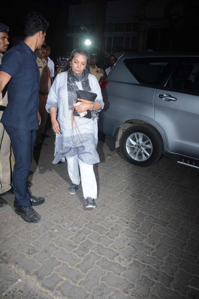 Celebs arrives at Anil Kapoor’s residence Photos