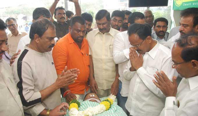 Celebs at Gali Muddu Krishnama Naidu Condolence Photos