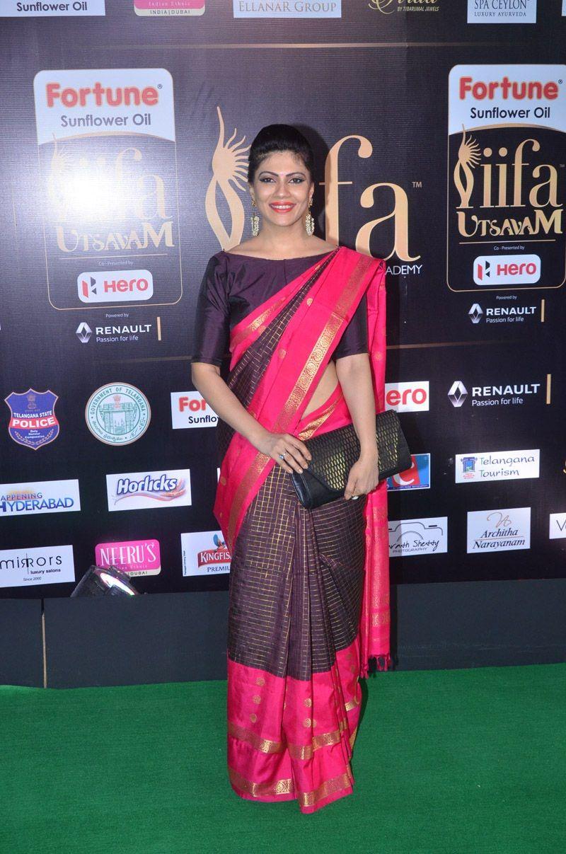 Celebs at IIFA Utsavam Awards 2017 Photos