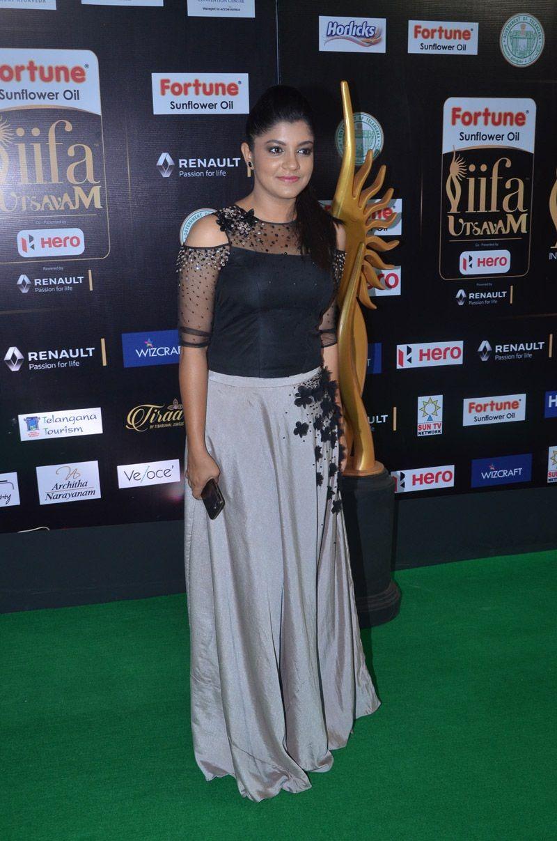 Celebs at IIFA Utsavam Awards 2017 Photos