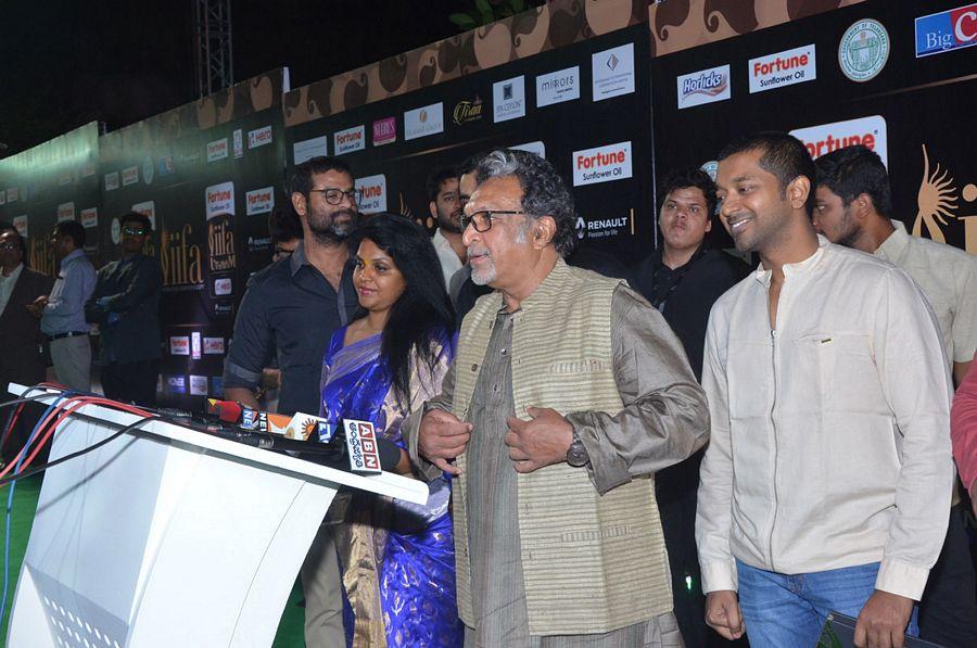 Celebs at IIFA Utsavam Awards 2017 Photos