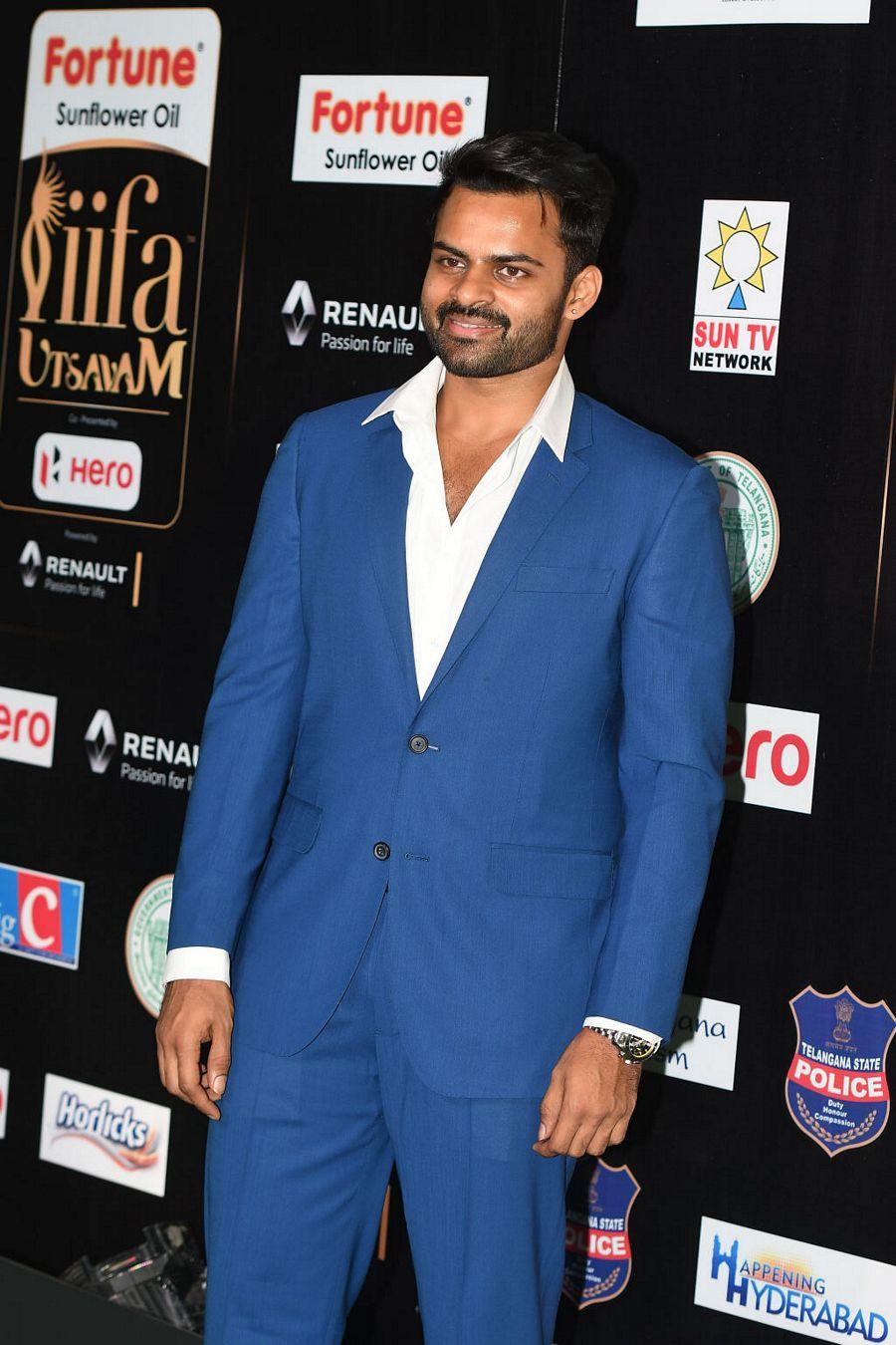 Celebs at IIFA Utsavam Awards 2017 Photos