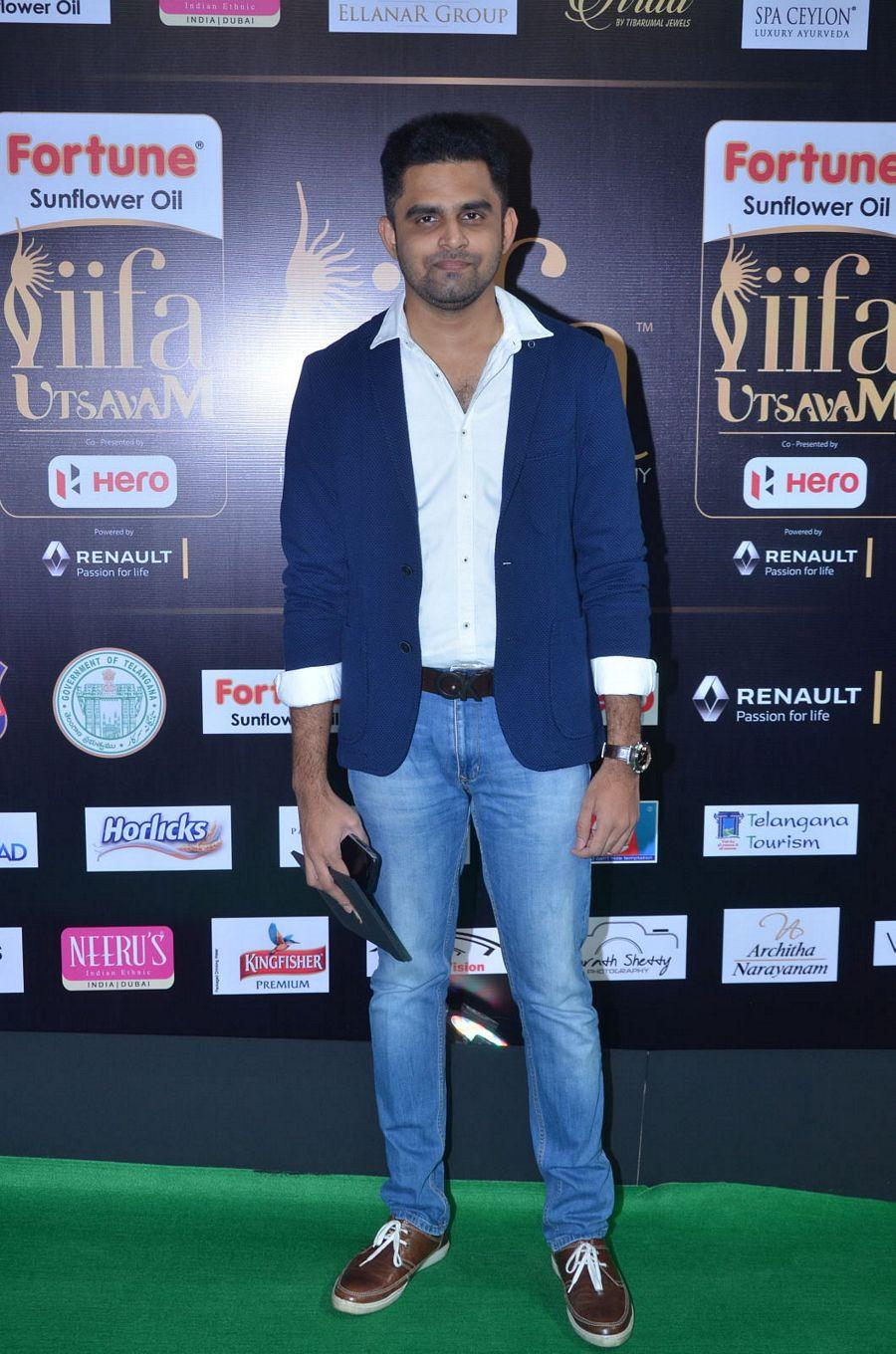 Celebs at IIFA Utsavam Awards 2017 Photos