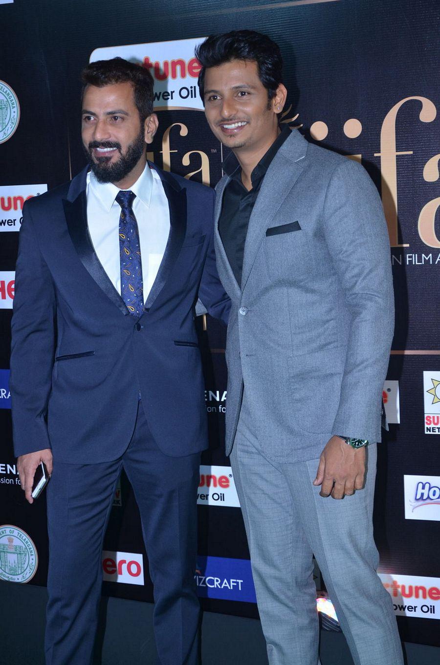 Celebs at IIFA Utsavam Awards 2017 Photos