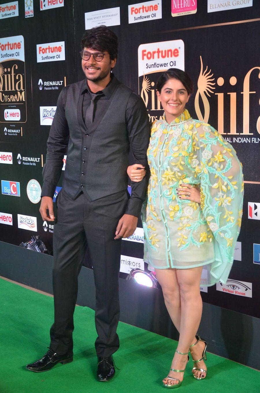 Celebs at IIFA Utsavam Awards 2017 Photos