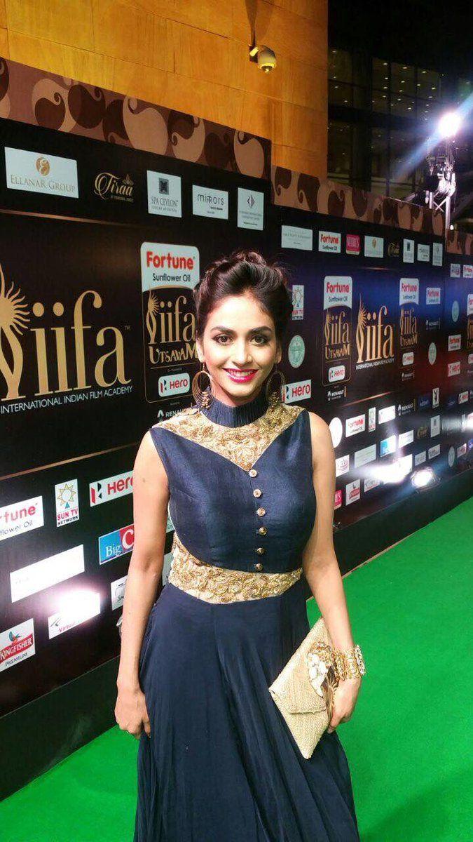 Celebs at IIFA Utsavam Awards 2017 Photos