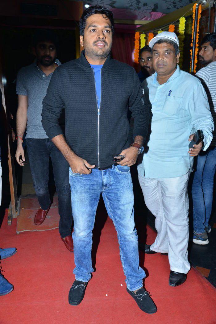 Celebs at Jawaan Movie Premier Show Photos