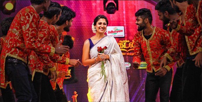 Celebs gala at Vikatan Awards 2018 Photos