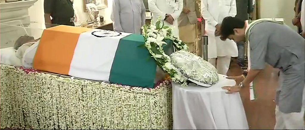 Celebs pays tribute to former Prime Minister Atal Bihari Vajpayee