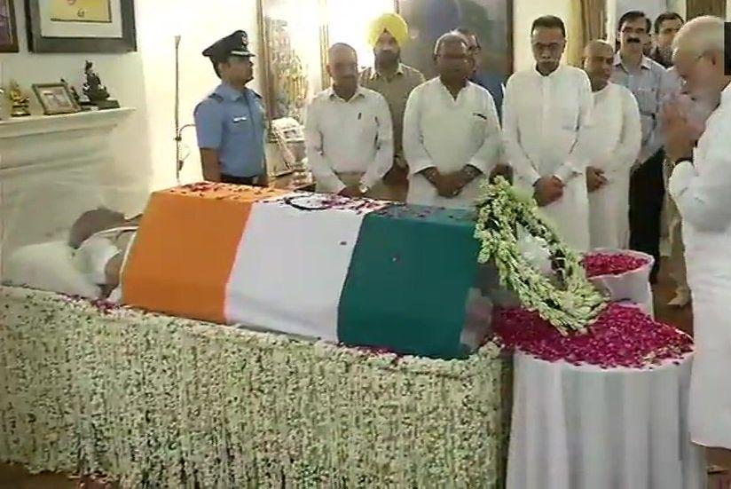 Celebs pays tribute to former Prime Minister Atal Bihari Vajpayee