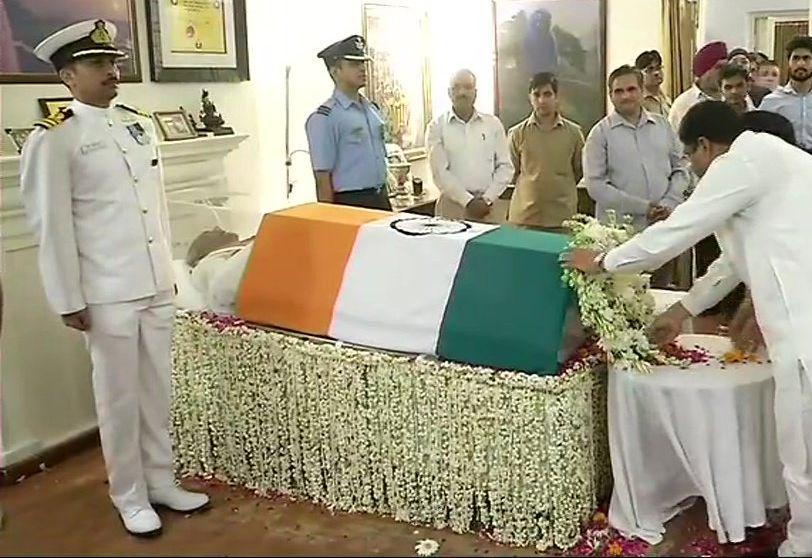 Celebs pays tribute to former Prime Minister Atal Bihari Vajpayee