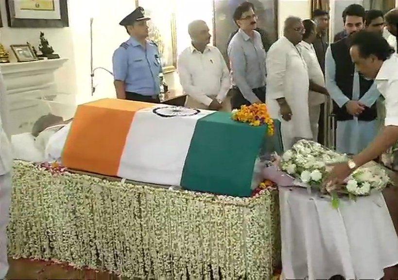 Celebs pays tribute to former Prime Minister Atal Bihari Vajpayee