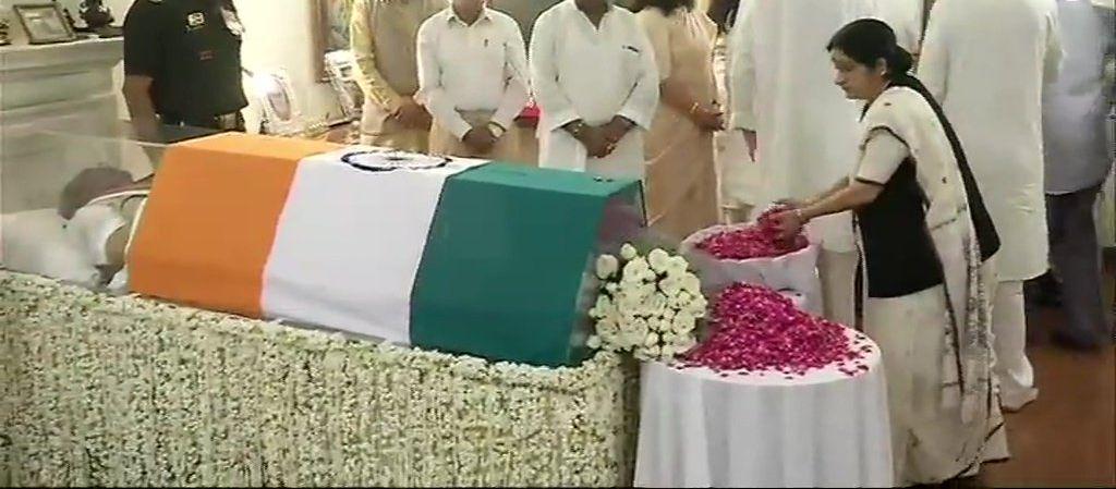 Celebs pays tribute to former Prime Minister Atal Bihari Vajpayee