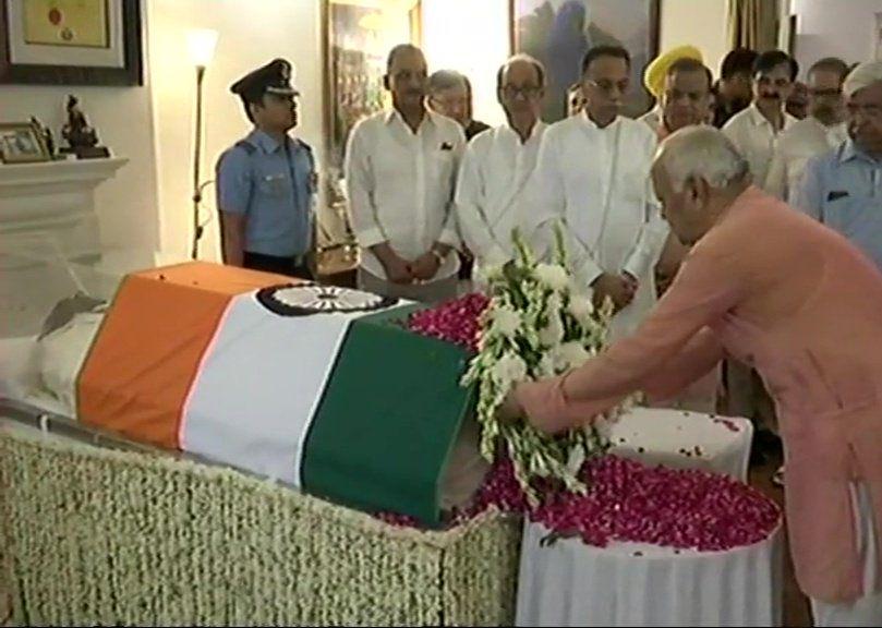Celebs pays tribute to former Prime Minister Atal Bihari Vajpayee