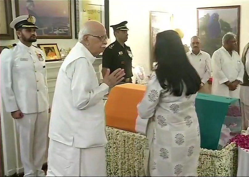 Celebs pays tribute to former Prime Minister Atal Bihari Vajpayee