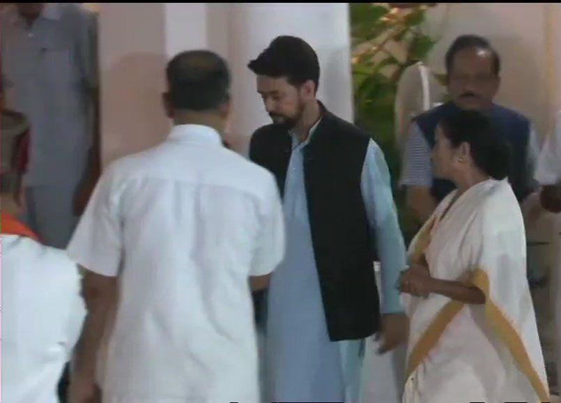 Celebs pays tribute to former Prime Minister Atal Bihari Vajpayee