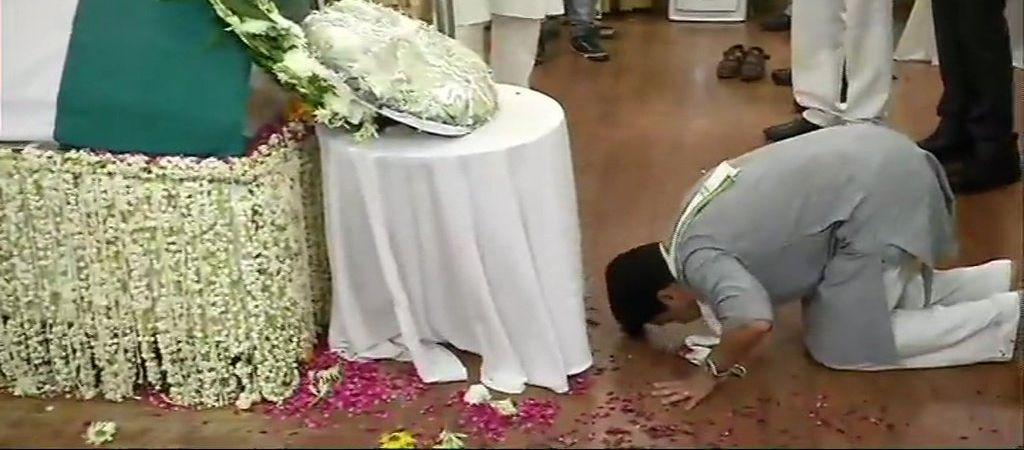 Celebs pays tribute to former Prime Minister Atal Bihari Vajpayee