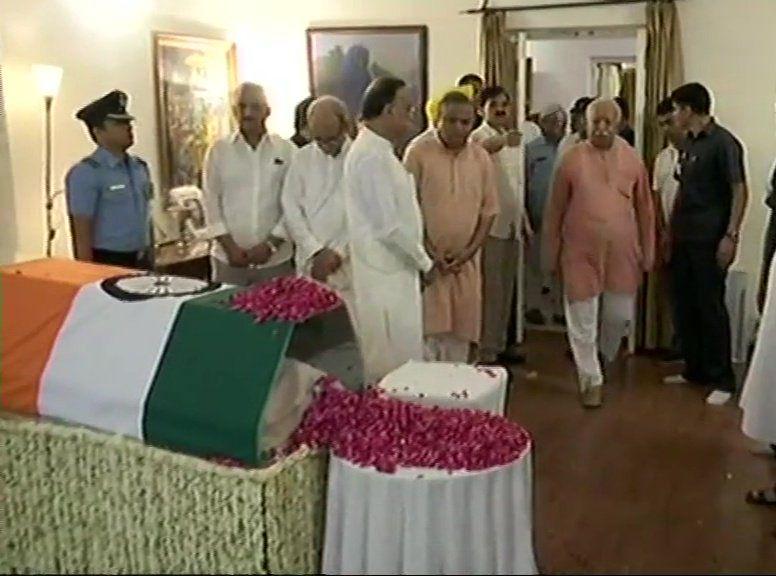 Celebs pays tribute to former Prime Minister Atal Bihari Vajpayee
