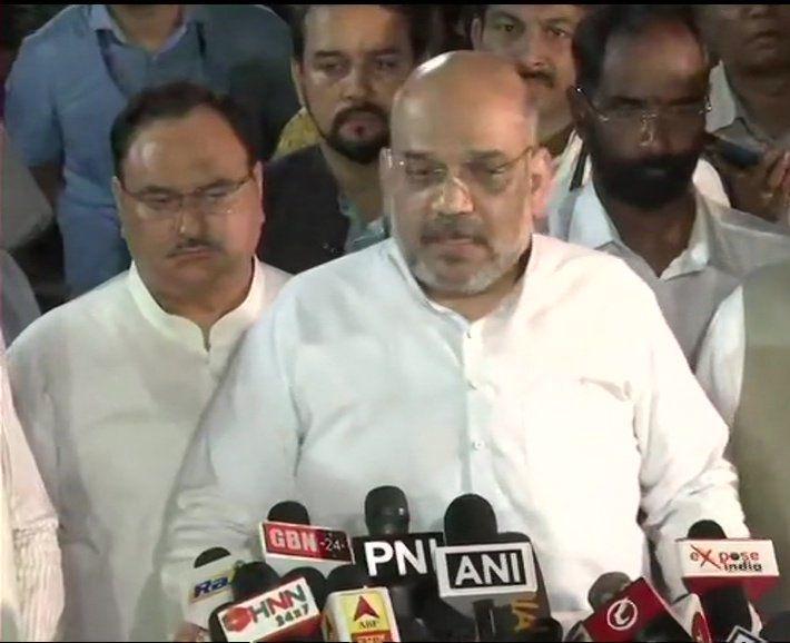 Celebs pays tribute to former Prime Minister Atal Bihari Vajpayee