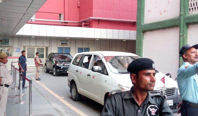 Celebs visits AIIMS to meet Atal Bihari Vajpayee