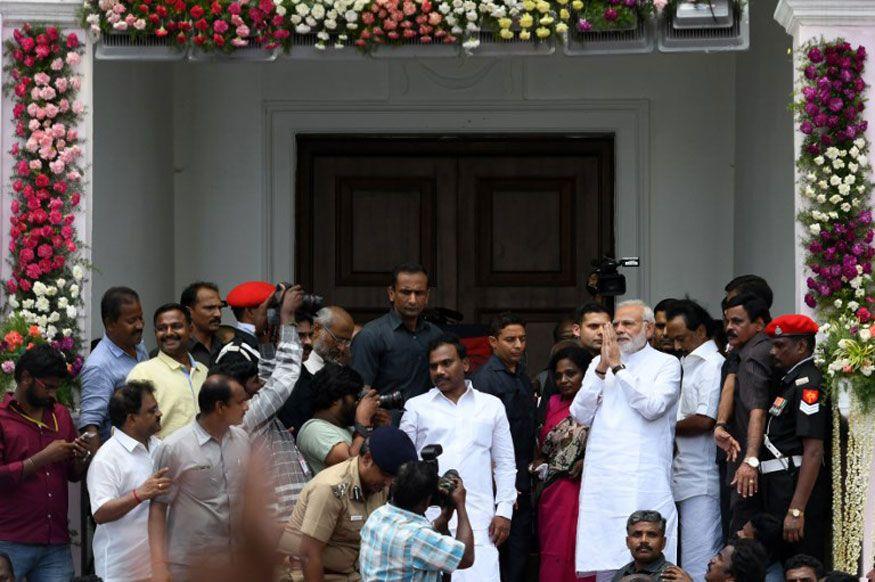 Chennai joins Kalaignar Karunanidhi on his final journey Photos