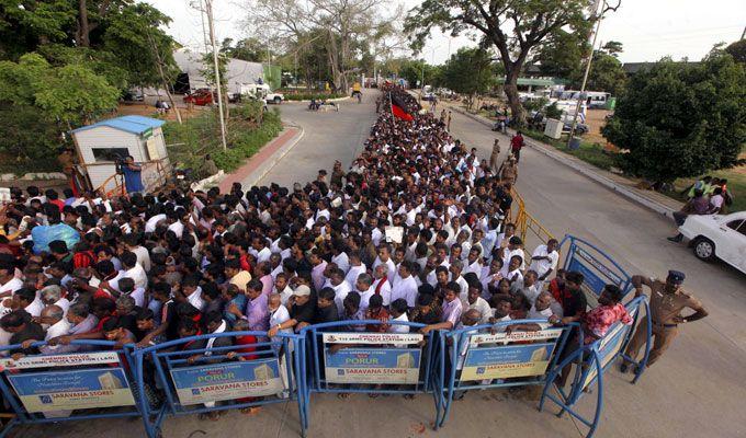 Chennai joins Kalaignar Karunanidhi on his final journey Photos