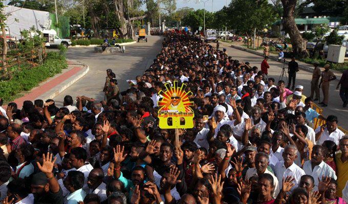 Chennai joins Kalaignar Karunanidhi on his final journey Photos