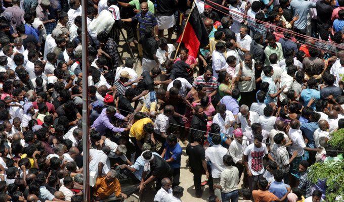 Chennai joins Kalaignar Karunanidhi on his final journey Photos