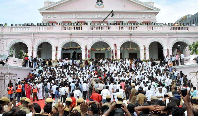 Chennai joins Kalaignar Karunanidhi on his final journey Photos