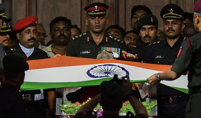 Chennai joins Kalaignar Karunanidhi on his final journey Photos