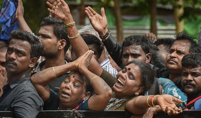 Chennai joins Kalaignar Karunanidhi on his final journey Photos