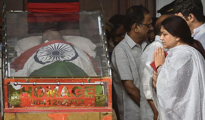 Chennai joins Kalaignar Karunanidhi on his final journey Photos