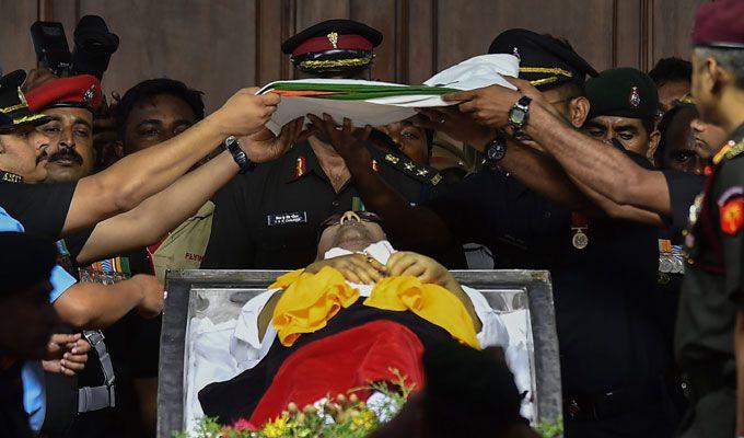 Chennai joins Kalaignar Karunanidhi on his final journey Photos