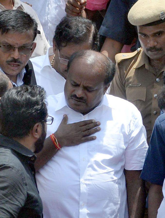 Chennai joins Kalaignar Karunanidhi on his final journey Photos