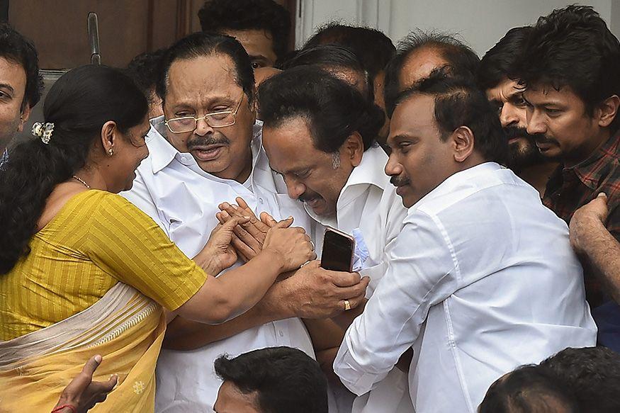 Chennai joins Kalaignar Karunanidhi on his final journey Photos