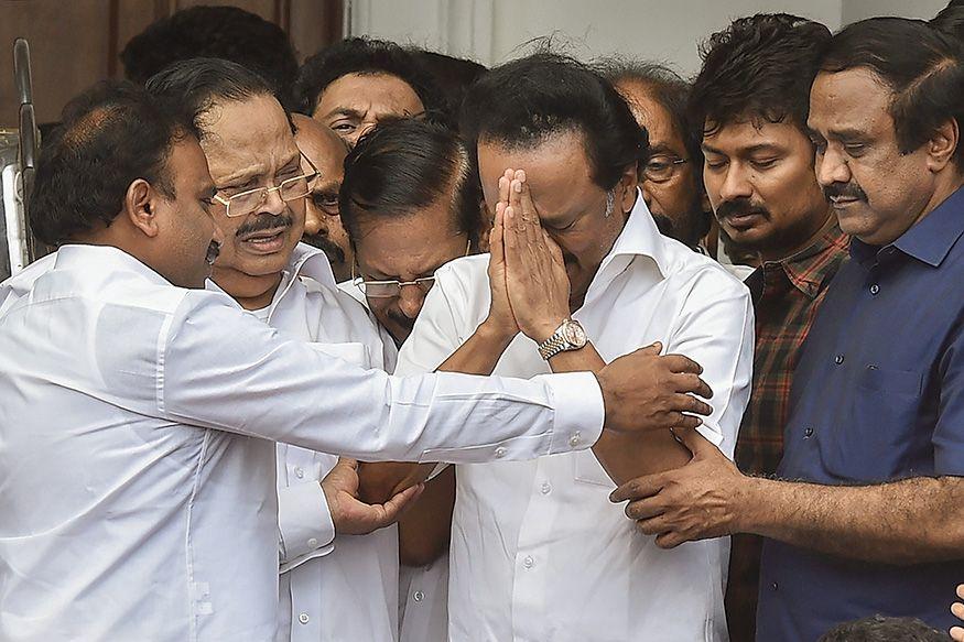 Chennai joins Kalaignar Karunanidhi on his final journey Photos