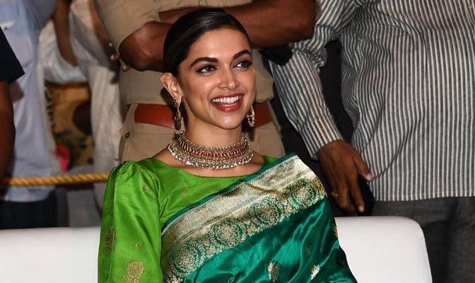 Deepika Padukone & Rana Daggubati at Social Media Summit Awards 2017 in AP