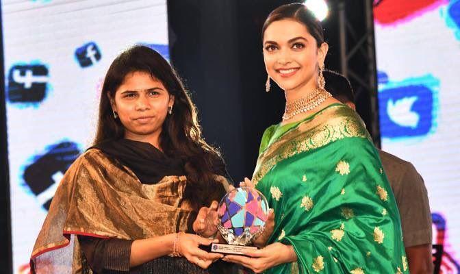 Deepika Padukone & Rana Daggubati at Social Media Summit Awards 2017 in AP