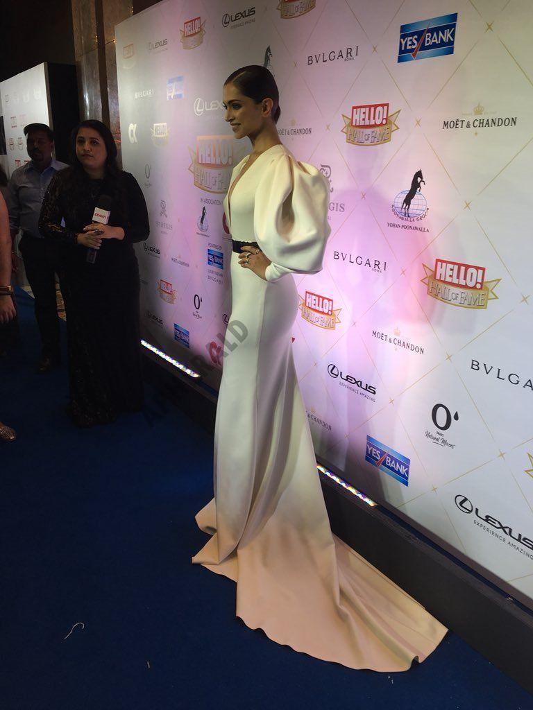 Deepika Padukone Hot In Deep Neckline Dress At Hello Hall Of Fame Awards 2018