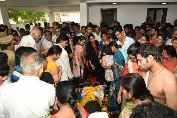 Devineni Nehru Condolence Photos